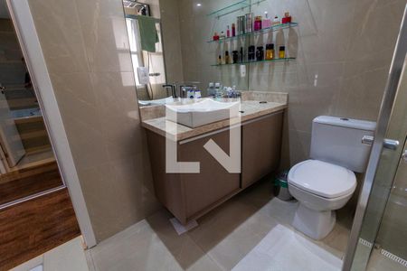 Apartamento à venda com 161m², 3 quartos e 4 vagas Apartamento à venda com 161m², 3 quartos e 4 vagasBanheiro da Suíte 1