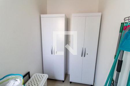 Apartamento à venda com 161m², 3 quartos e 4 vagas Apartamento à venda com 161m², 3 quartos e 4 vagasQuarto de Serviço