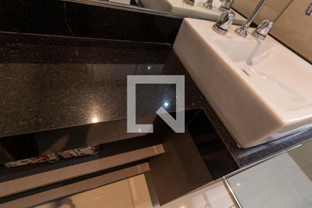 Apartamento à venda com 161m², 3 quartos e 4 vagas Apartamento à venda com 161m², 3 quartos e 4 vagasBanheiro da Suíte 2