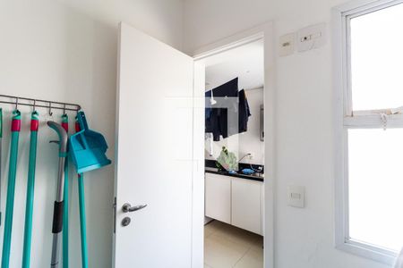 Apartamento à venda com 161m², 3 quartos e 4 vagas Apartamento à venda com 161m², 3 quartos e 4 vagasQuarto de Serviço