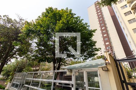 Apartamento à venda com 161m², 3 quartos e 4 vagas Apartamento à venda com 161m², 3 quartos e 4 vagasFachada e Portaria