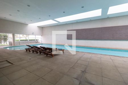 Apartamento à venda com 161m², 3 quartos e 4 vagas Apartamento à venda com 161m², 3 quartos e 4 vagasÁrea comum - Piscina