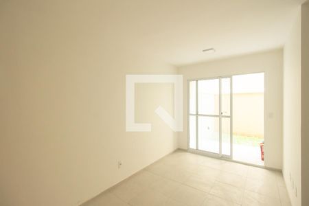 Sala de apartamento para alugar com 2 quartos, 40m² em Inhoaíba, Rio de Janeiro