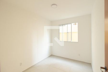 Quarto 2 de apartamento para alugar com 2 quartos, 40m² em Inhoaíba, Rio de Janeiro