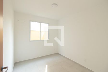 Quarto 1 de apartamento para alugar com 2 quartos, 40m² em Inhoaíba, Rio de Janeiro