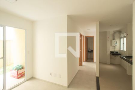 Sala de apartamento para alugar com 2 quartos, 40m² em Inhoaíba, Rio de Janeiro