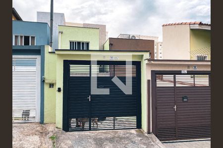 Casa à venda com 110m², 3 quartos e 2 vagasFachada