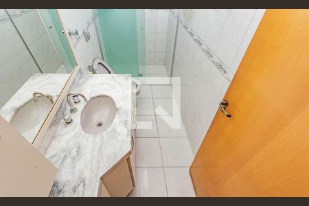 Casa à venda com 342m², 4 quartos e 8 vagas Casa à venda com 342m², 4 quartos e 8 vagasBanheiro da Suíte