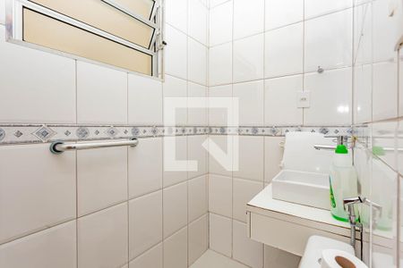 Casa à venda com 342m², 4 quartos e 8 vagas Casa à venda com 342m², 4 quartos e 8 vagasBanheiro de serviço