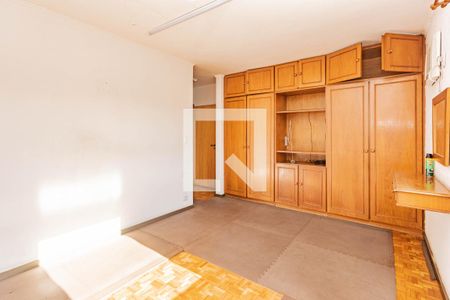 Casa à venda com 342m², 4 quartos e 8 vagas Casa à venda com 342m², 4 quartos e 8 vagasSuíte