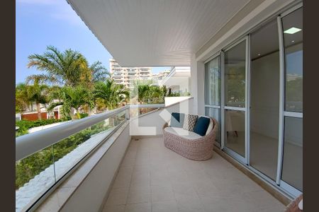 Casa de condomínio à venda com 600m², 5 quartos e 2 vagasSacada da Suíte 1