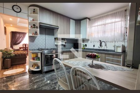 Casa à venda com 170m², 3 quartos e 2 vagas Casa à venda com 170m², 3 quartos e 2 vagasCozinha