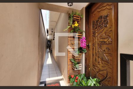Casa à venda com 170m², 3 quartos e 2 vagas Casa à venda com 170m², 3 quartos e 2 vagasEntrada