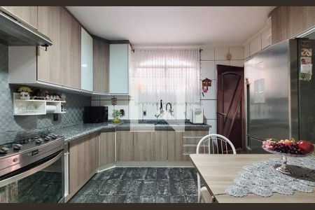 Casa à venda com 170m², 3 quartos e 2 vagas Casa à venda com 170m², 3 quartos e 2 vagasCozinha