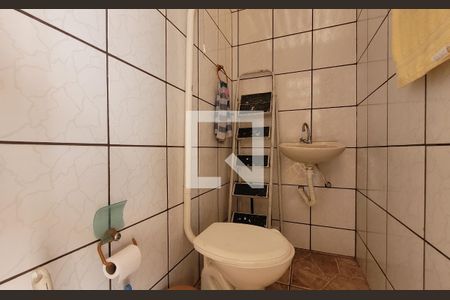 Casa à venda com 170m², 3 quartos e 2 vagas Casa à venda com 170m², 3 quartos e 2 vagasBanheiro