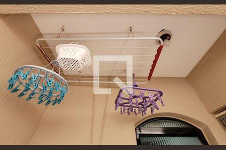 Casa à venda com 170m², 3 quartos e 2 vagas Casa à venda com 170m², 3 quartos e 2 vagasÁrea de serviço