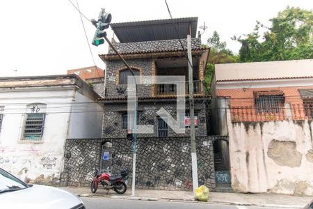 Casa à venda com 60m², 2 quartos e sem vaga Casa à venda com 60m², 2 quartos e sem vagaFachada