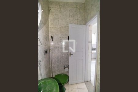 Casa à venda com 60m², 2 quartos e sem vaga Casa à venda com 60m², 2 quartos e sem vagaBanheiro