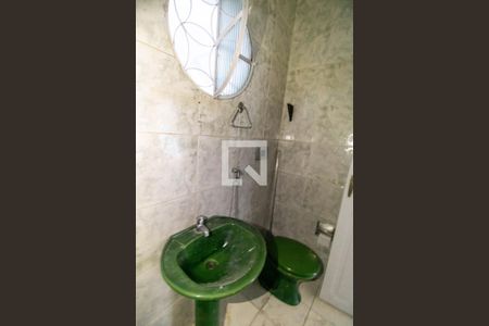 Casa à venda com 60m², 2 quartos e sem vaga Casa à venda com 60m², 2 quartos e sem vagaBanheiro