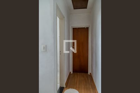 Casa à venda com 160m², 3 quartos e 2 vagas Casa à venda com 160m², 3 quartos e 2 vagasCorredor