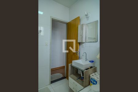 Casa à venda com 160m², 3 quartos e 2 vagas Casa à venda com 160m², 3 quartos e 2 vagasBanheiro