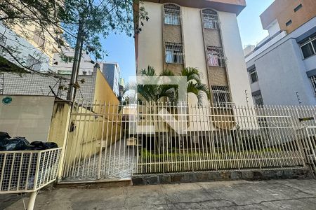 Apartamento à venda com 170m², 5 quartos e 2 vagasFachada