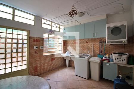 Casa à venda com 297m², 4 quartos e 5 vagasÁrea de Serviço