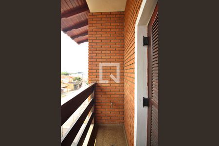 Casa à venda com 297m², 4 quartos e 5 vagasQuarto 1 - Suíte Sacada