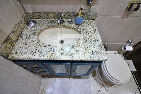 Casa à venda com 297m², 4 quartos e 5 vagasBanheiro de serviço