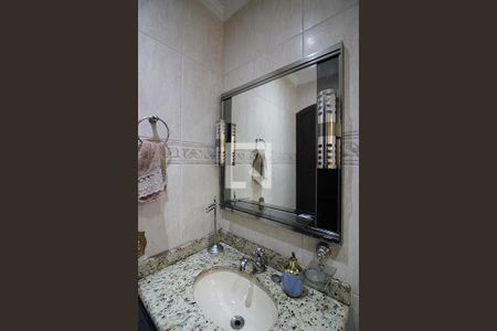 Casa à venda com 297m², 4 quartos e 5 vagasBanheiro de serviço