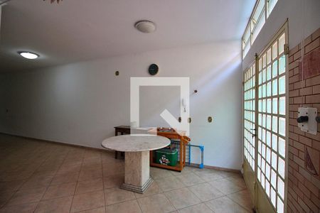 Casa à venda com 297m², 4 quartos e 5 vagasÁrea de Serviço