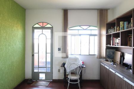 Casa à venda com 520m², 5 quartos e 3 vagasHall dos Quartos