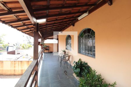 Casa à venda com 520m², 5 quartos e 3 vagasVaranda