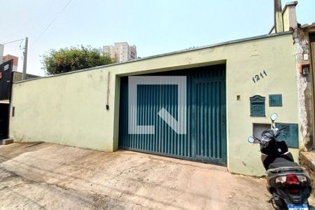Casa à venda com 250m², 3 quartos e 3 vagas Casa à venda com 250m², 3 quartos e 3 vagasFachada do Prédio