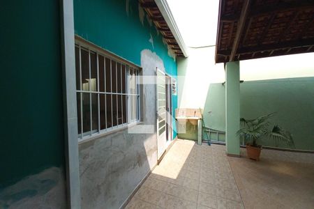 Casa à venda com 250m², 3 quartos e 3 vagas Casa à venda com 250m², 3 quartos e 3 vagasEdicula