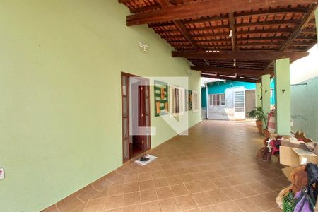 Casa à venda com 250m², 3 quartos e 3 vagas Casa à venda com 250m², 3 quartos e 3 vagasGaragem