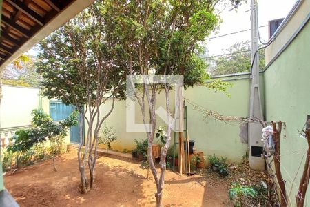 Casa à venda com 250m², 3 quartos e 3 vagas Casa à venda com 250m², 3 quartos e 3 vagasVista da Varanda