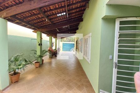 Casa à venda com 250m², 3 quartos e 3 vagas Casa à venda com 250m², 3 quartos e 3 vagasVista do Quarto