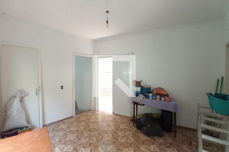 Casa à venda com 250m², 3 quartos e 3 vagas Casa à venda com 250m², 3 quartos e 3 vagasQuarto