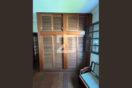 Casa à venda com 250m², 3 quartos e 4 vagas Casa à venda com 250m², 3 quartos e 4 vagasQuarto 1