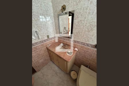 Casa à venda com 250m², 3 quartos e 4 vagas Casa à venda com 250m², 3 quartos e 4 vagasBanheiro