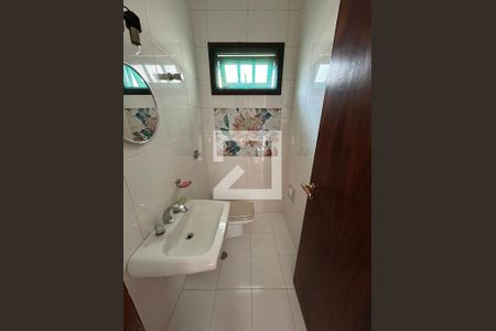 Casa à venda com 250m², 3 quartos e 4 vagas Casa à venda com 250m², 3 quartos e 4 vagasLavabo