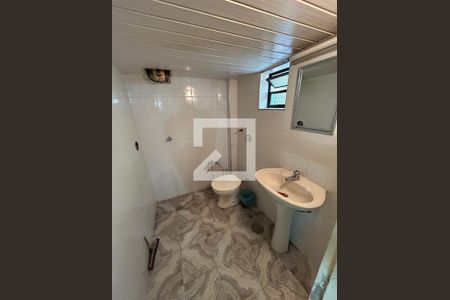 Casa à venda com 250m², 3 quartos e 4 vagas Casa à venda com 250m², 3 quartos e 4 vagasBanheiro de serviço