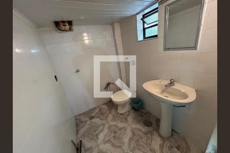 Casa à venda com 250m², 3 quartos e 4 vagas Casa à venda com 250m², 3 quartos e 4 vagasBanheiro de serviço