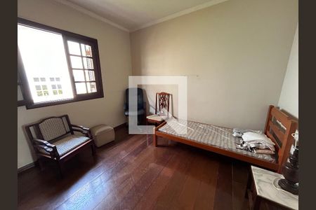 Casa à venda com 250m², 3 quartos e 4 vagas Casa à venda com 250m², 3 quartos e 4 vagasQuarto 1