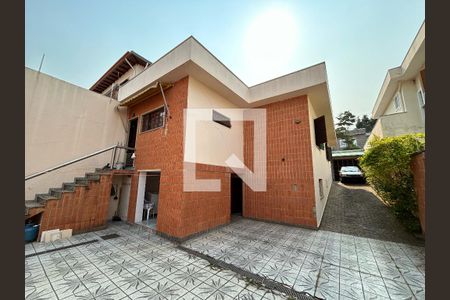 Casa à venda com 250m², 3 quartos e 4 vagas Casa à venda com 250m², 3 quartos e 4 vagasQuintal