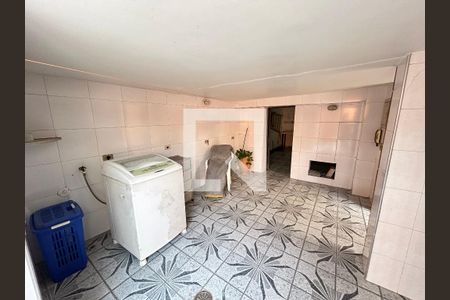 Casa à venda com 250m², 3 quartos e 4 vagas Casa à venda com 250m², 3 quartos e 4 vagasLavanderia