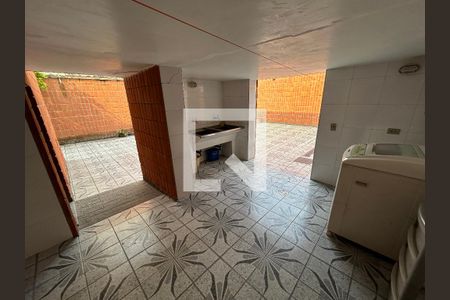 Casa à venda com 250m², 3 quartos e 4 vagas Casa à venda com 250m², 3 quartos e 4 vagasLavanderia