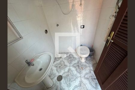 Casa à venda com 250m², 3 quartos e 4 vagas Casa à venda com 250m², 3 quartos e 4 vagasBanheiro de serviço