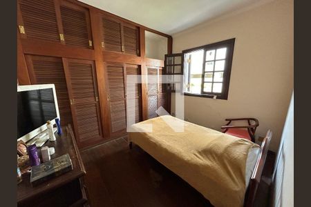 Casa à venda com 250m², 3 quartos e 4 vagas Casa à venda com 250m², 3 quartos e 4 vagasQuarto 2